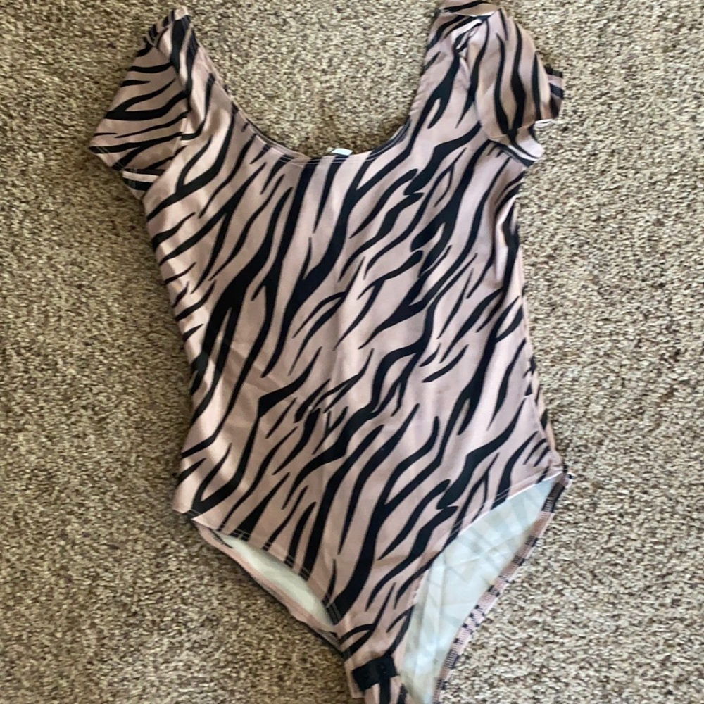 Size small super cute bodysuit